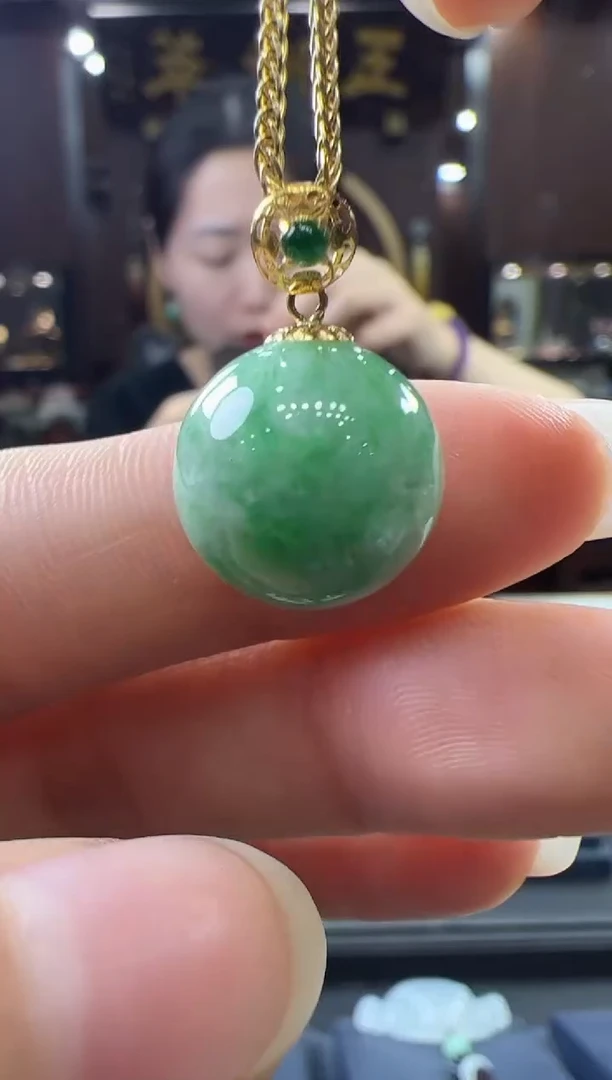 【闪购商品】翡翠挂件18K金镶嵌圆珠不含链有棉