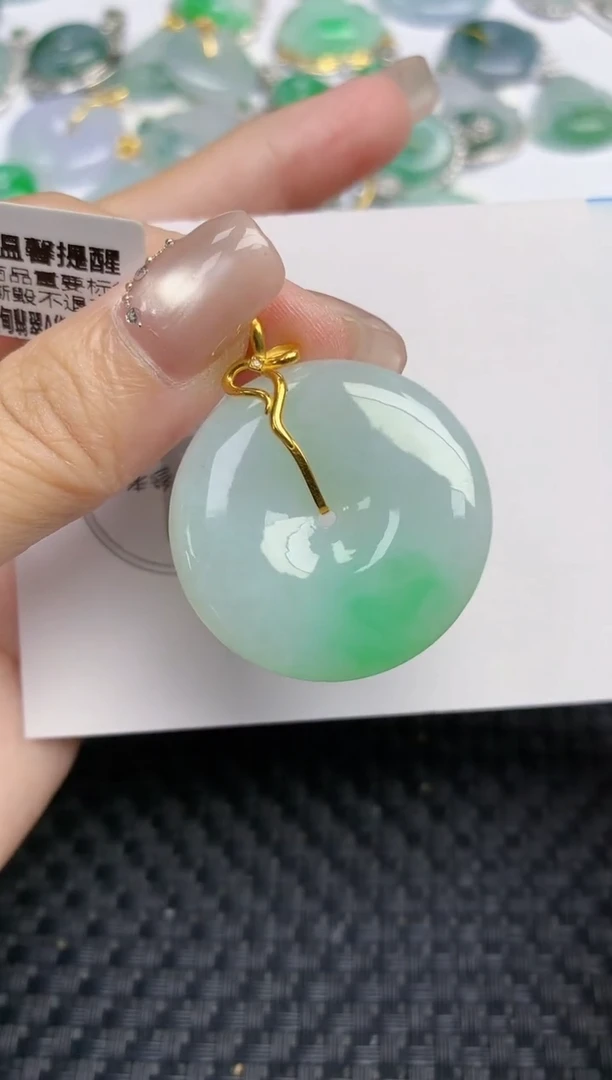 颈饰18K金镶嵌翡翠 天然缅甸A货翡翠百元以上9元证书费自理