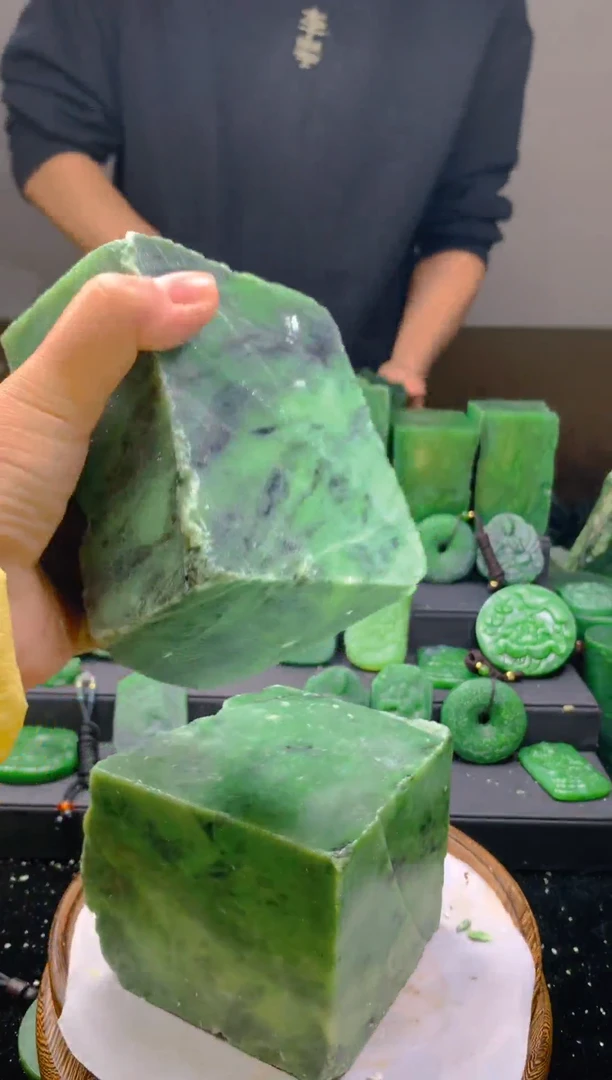 未镶嵌和田玉珠宝半成品1