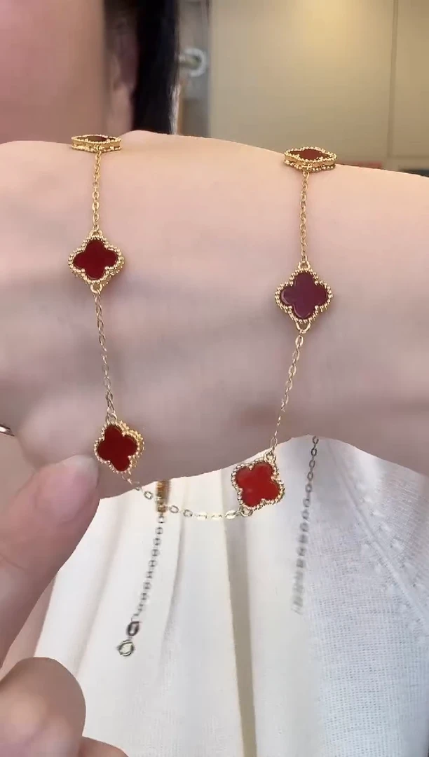 18K金镶嵌项链玛瑙/玉髓十花