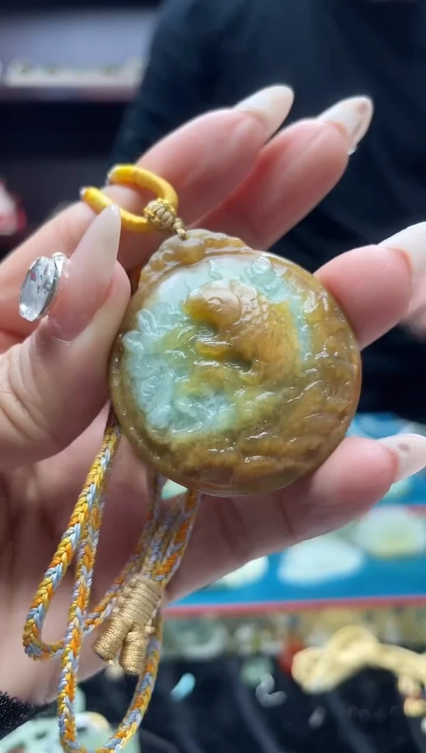 未镶嵌岫玉吊坠·