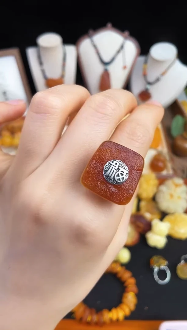未镶嵌琥珀珠宝奇石柒月