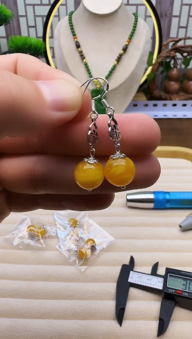 蜜蜡银S925镶嵌耳饰E57