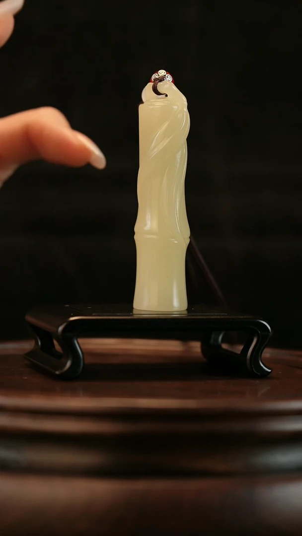 云南石竹叶青雕刻：大叶竹节