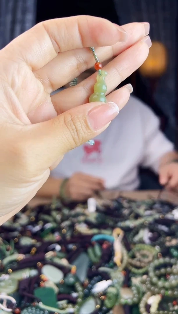 未镶嵌和田玉挂件1