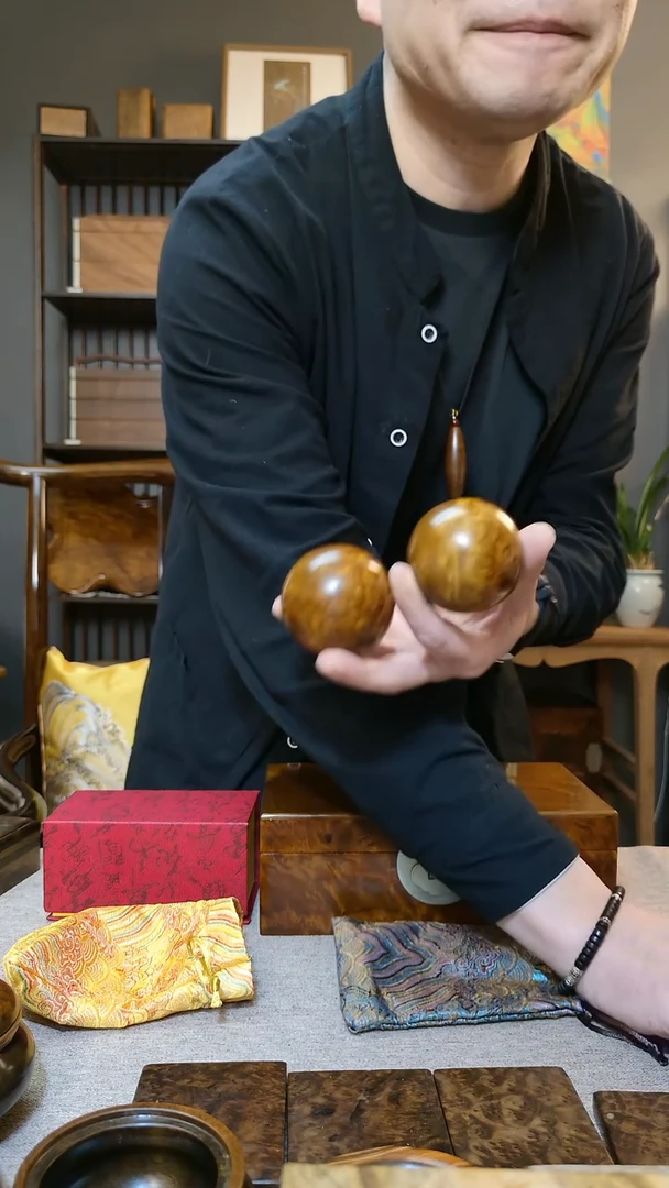 金丝楠小*金丝楠木留疤纹手球1对