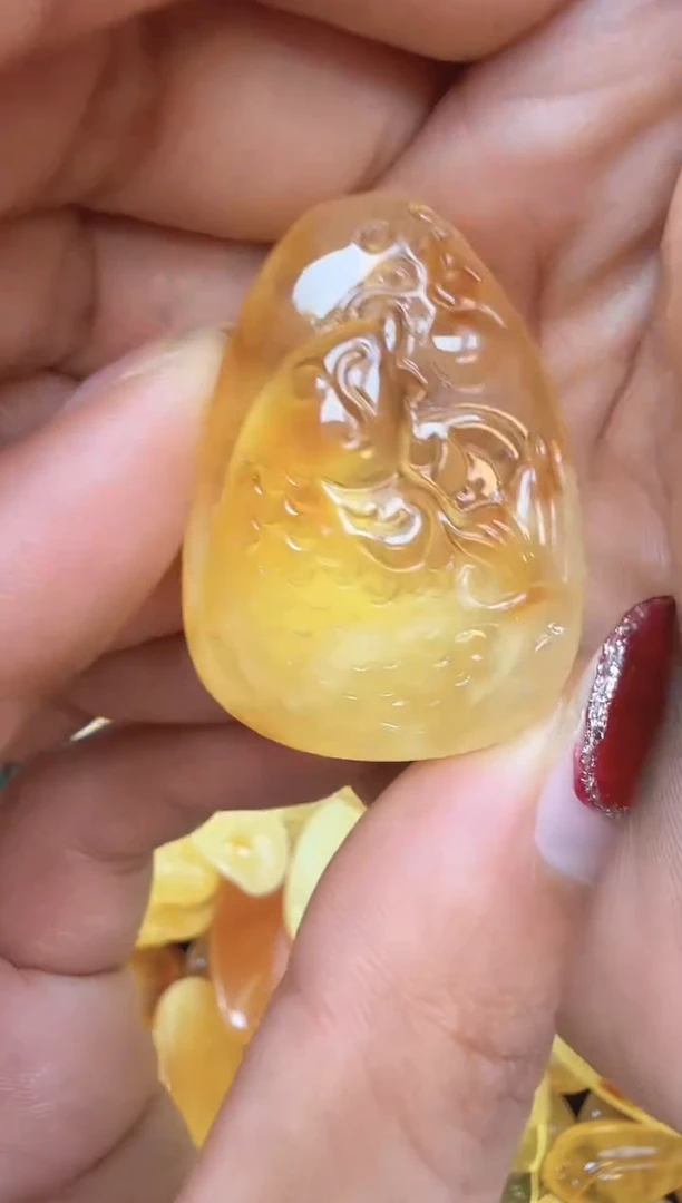 【闪购商品】琥珀裸石未镶嵌配饰