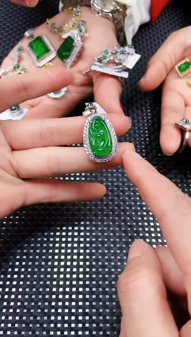 【闪购商品】翡翠吊坠(不含链)未镶嵌11111111