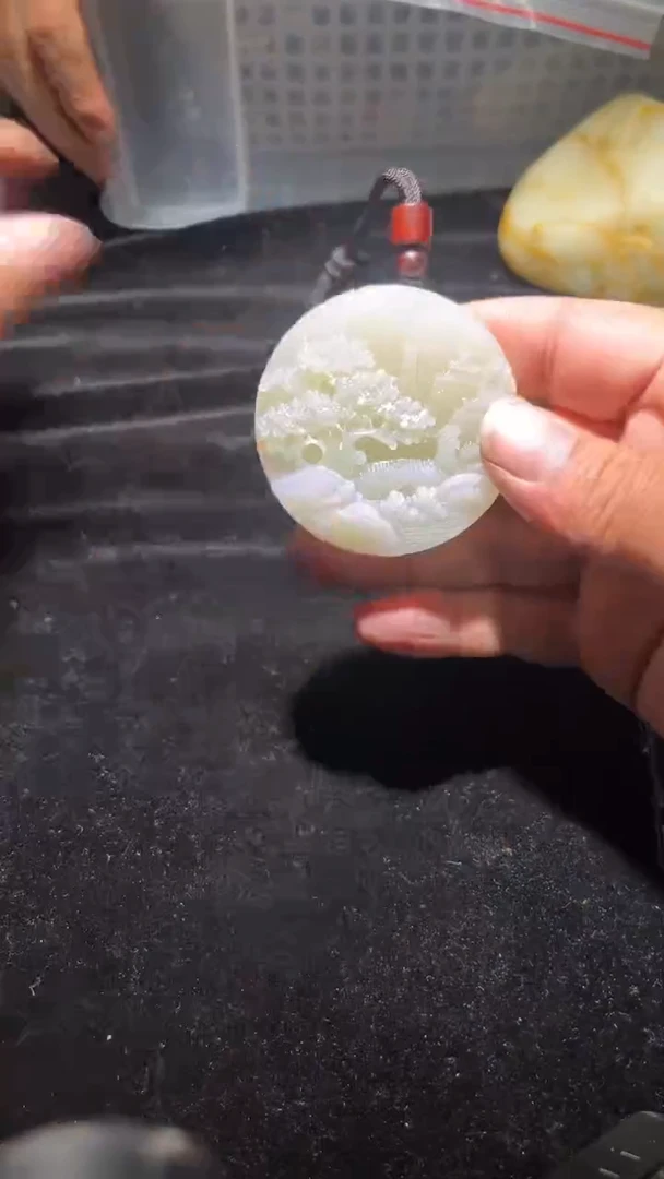 颈饰未镶嵌和田玉吊坠