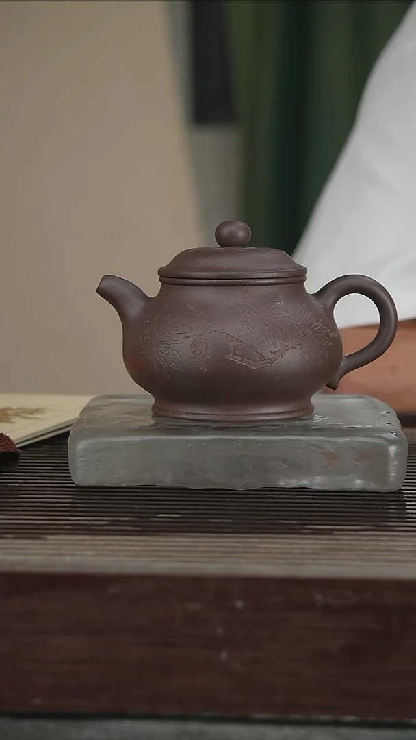 茶壶紫砂高工方玉兰350CC带证157号