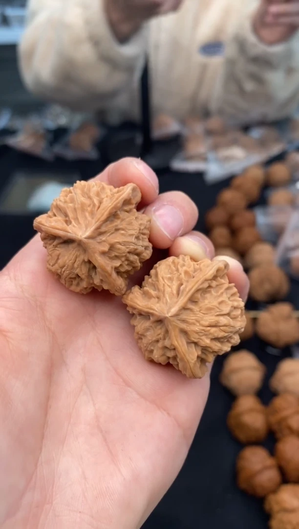 【闪购商品】文玩核桃把件盘山奔33-u870