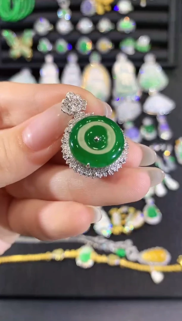 吊坠(不含链)18K金镶嵌翡翠39-扣子