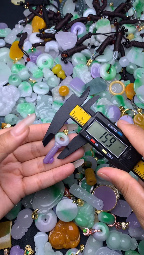 翡翠未镶嵌颈饰天然缅甸翡翠吊坠