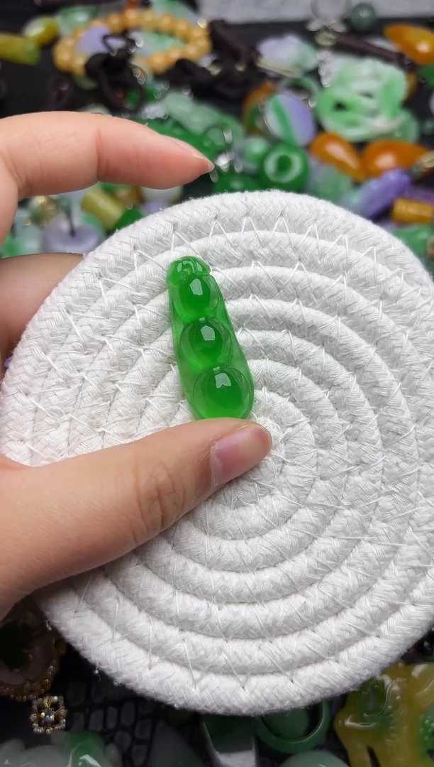 颈饰未镶嵌翡翠缅甸翡翠吊坠