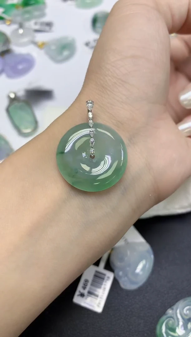 颈饰18K金镶嵌翡翠天然缅甸翡翠A货多样性发一件