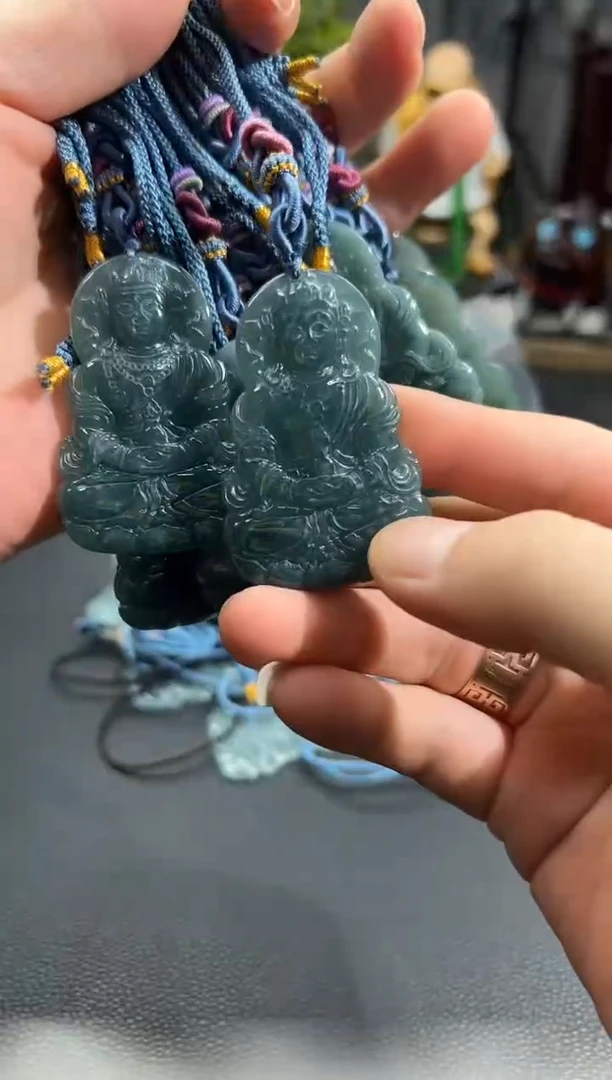 翡翠未镶嵌颈饰 B6057 多样性发其一