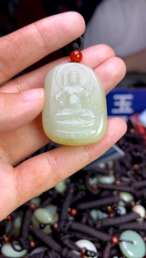 未镶嵌和田玉挂件1