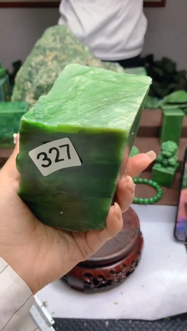 和田玉（碧玉）未镶嵌珠宝半成品2
