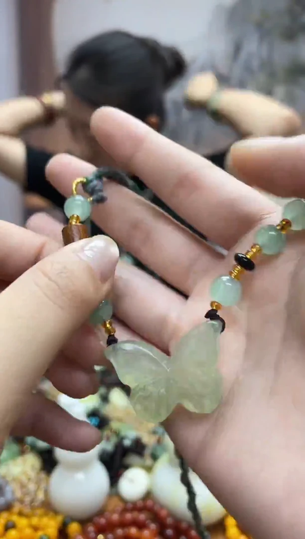 未镶嵌岫玉吊坠·