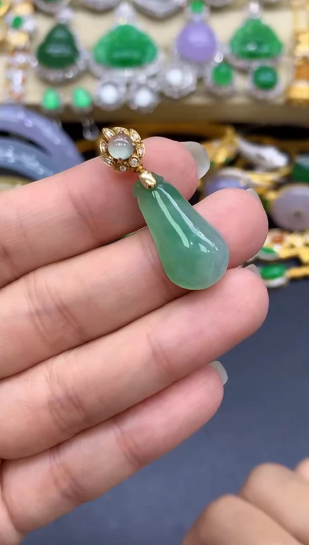 颈饰18K金镶嵌翡翠184-中国好珍宝