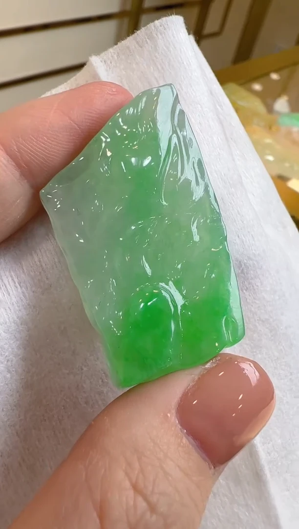 【闪购商品】翡翠吊坠(不含链)未镶嵌多样性发货拍一发一