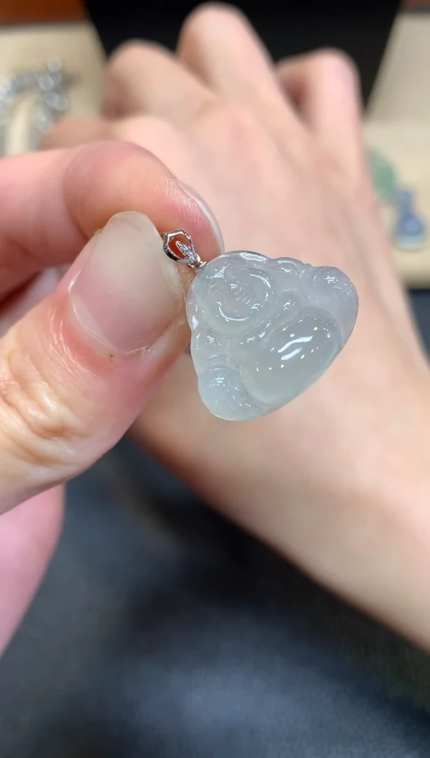 【闪购商品】翡翠颈饰18K金镶嵌佛公【无服务费】