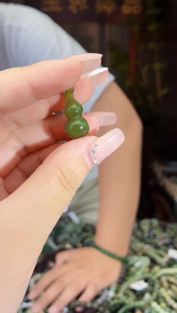 和田玉未镶嵌颈饰拍一发一