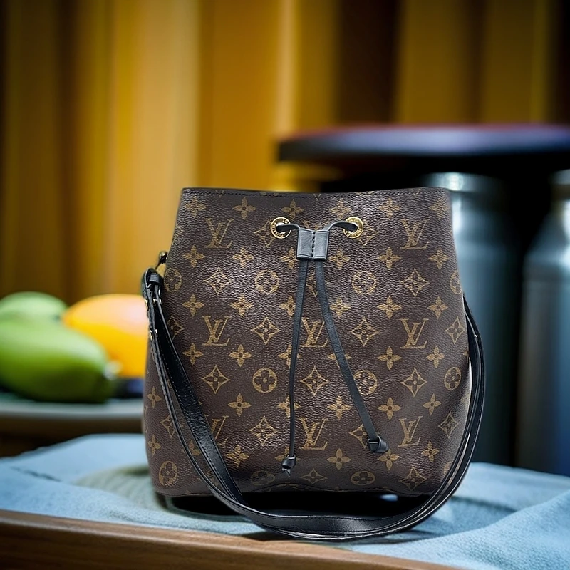 95新 LouisVuitton/路易威登 老花拼黑色水桶 1150 4088