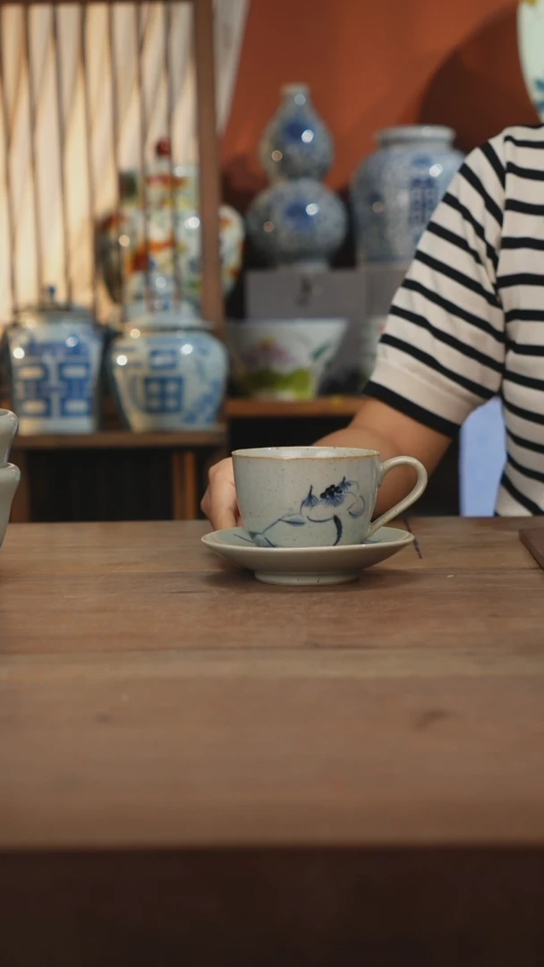 现代景德镇设计师釉下手绘陶瓷餐具