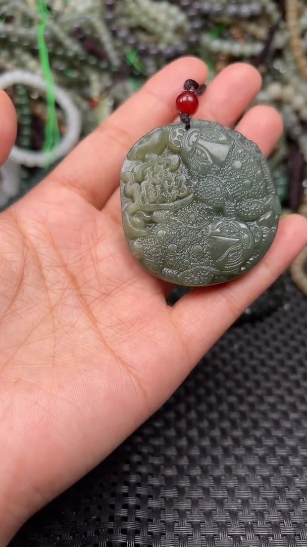 颈饰未镶嵌和田玉1