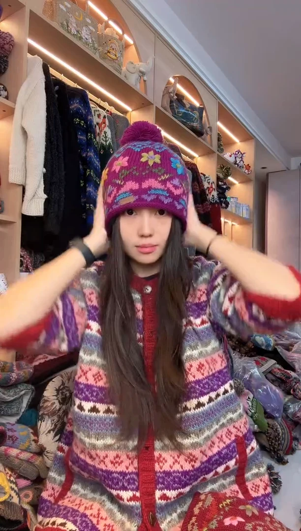 羊毛紫色单球帽