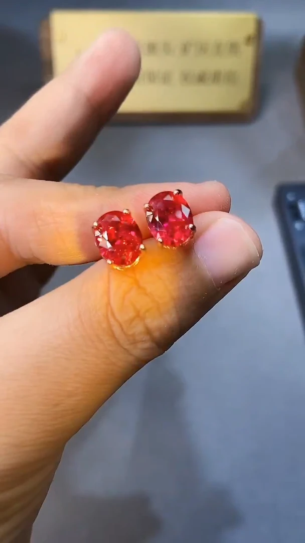 【闪购商品】红宝石耳饰银S925镶嵌354