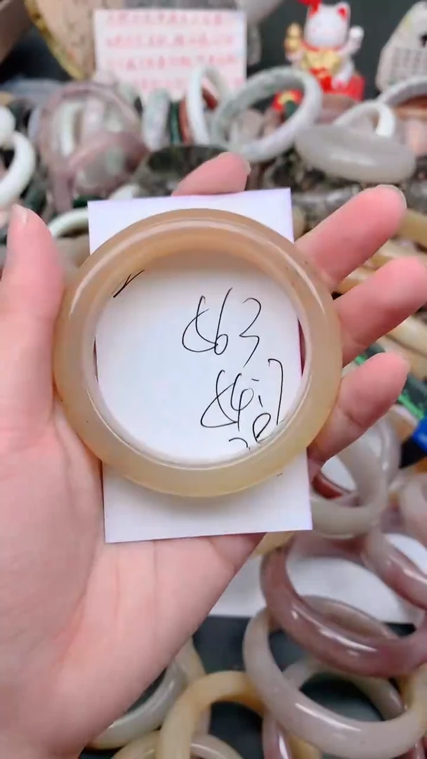 未镶嵌手镯石英质玉563