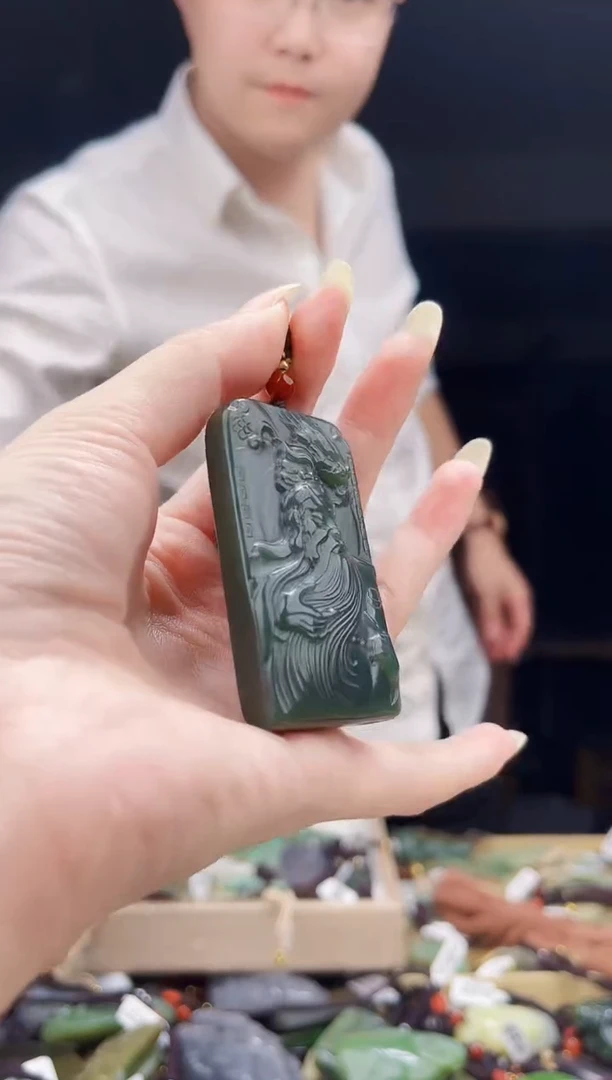 颈饰未镶嵌和田玉1