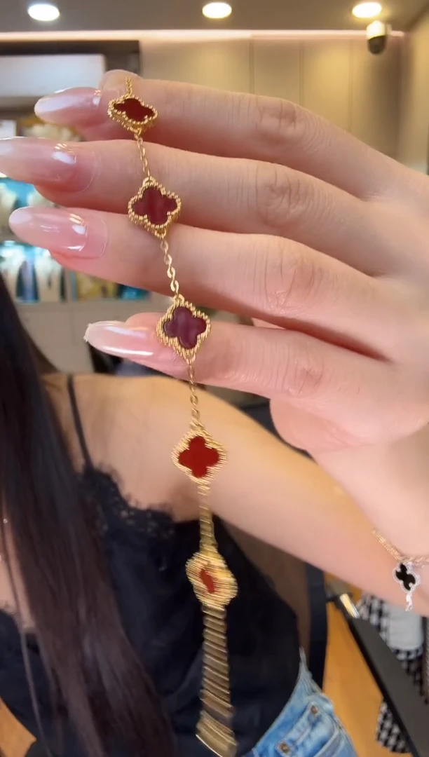 18K金镶嵌手链玛瑙/玉髓小红五花手链