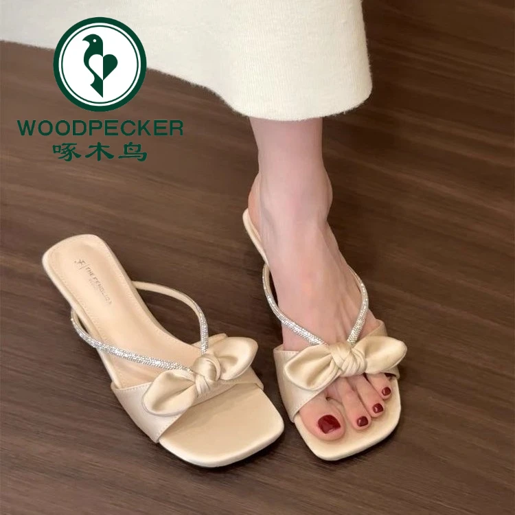 啄木鸟粗跟气质水钻法式小凉拖鞋仙女鞋2025夏季配裙子蝴蝶结凉鞋