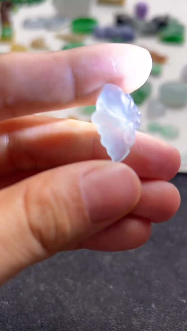定制翡翠未镶嵌蝴蝶仙子2500+250-cz