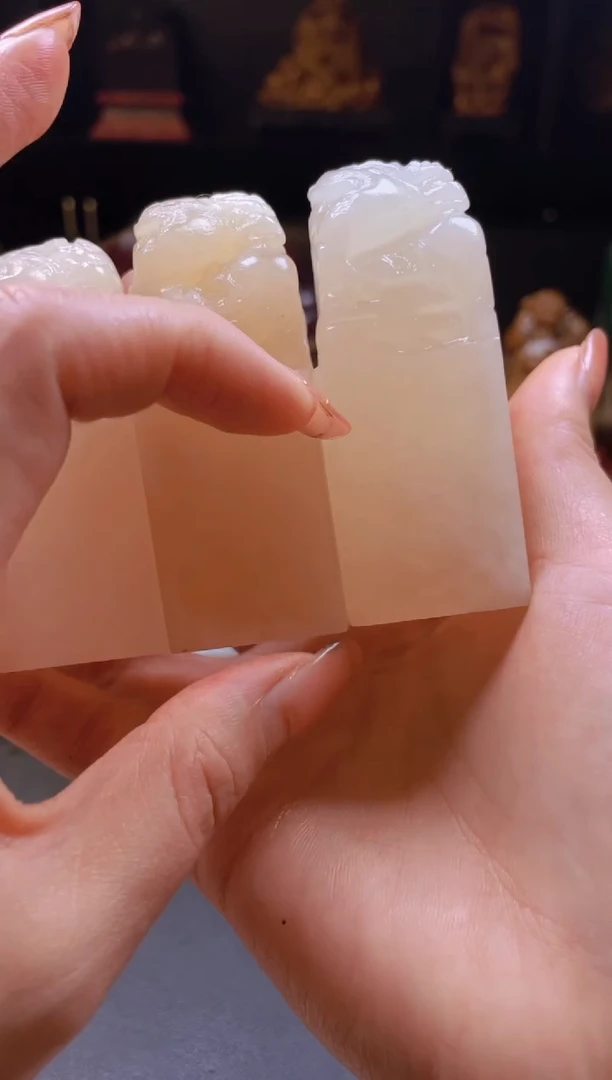 【闪购商品】寿山石印石荔枝冻兽扭