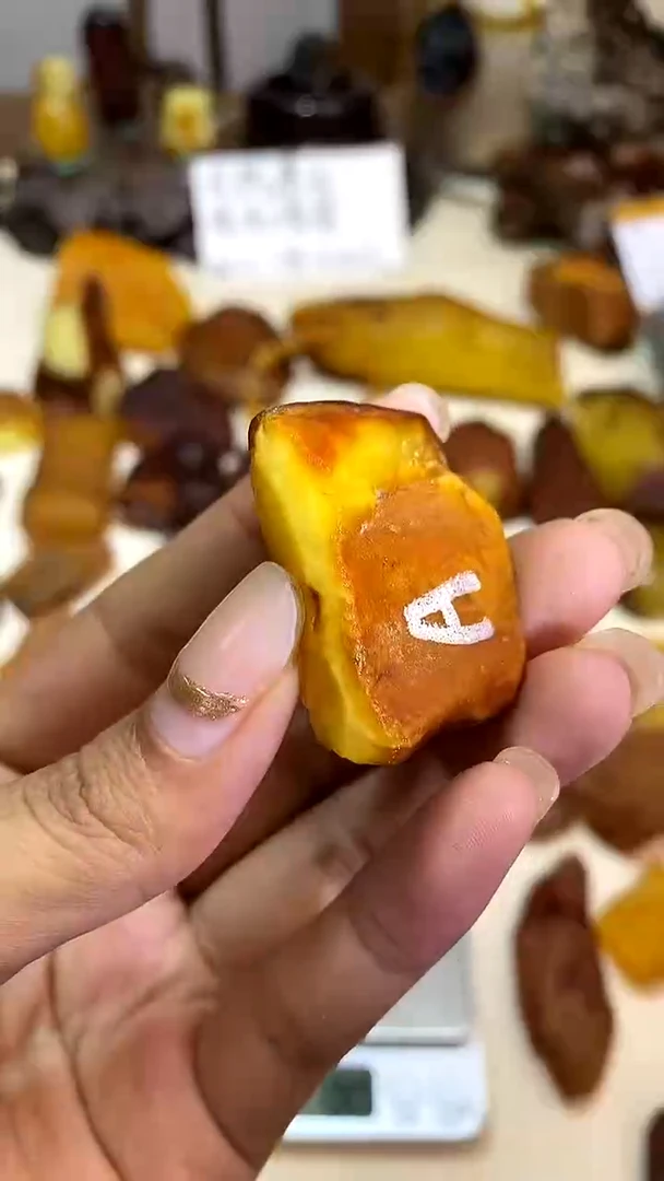 琥珀未镶嵌珠宝奇石天然琥珀蜜蜡原石11.1g