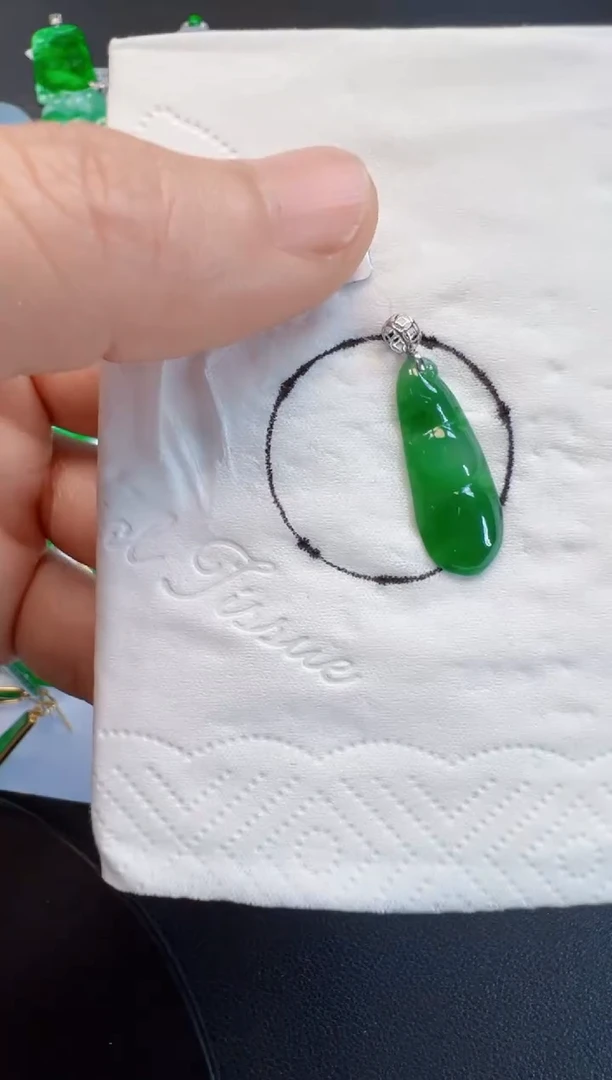 【闪购商品】翡翠吊坠(不含链)18K金镶嵌580