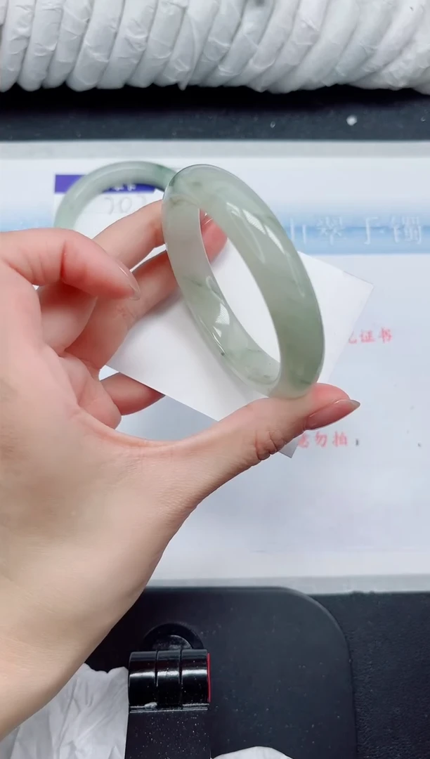 【闪购商品】石英质玉手镯未镶嵌203#54.2