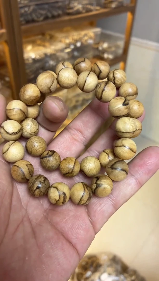 沉香手串 达拉干圆珠单圈虫漏虎皮纹1.3多样性发其一