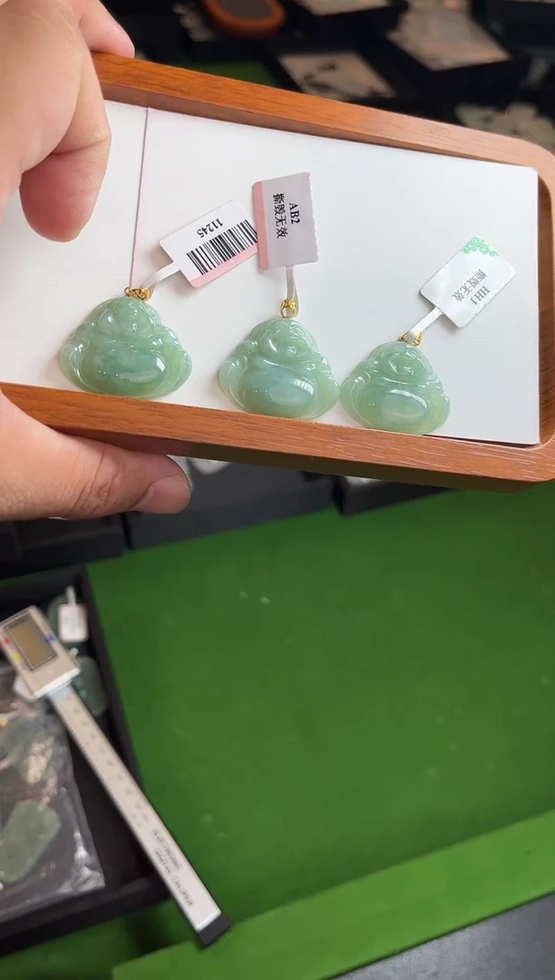 颈饰18K金镶嵌翡翠11245/多样性发一个