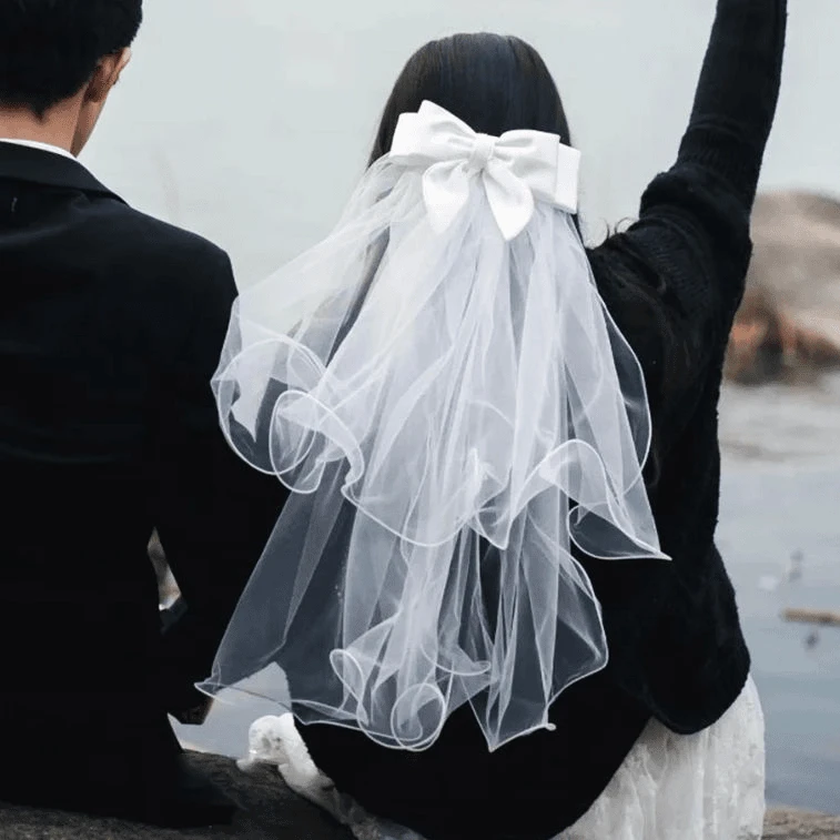 乌鲁木齐发货订婚求婚领证登记头纱拍照氛围感道具告白新娘结婚蝴