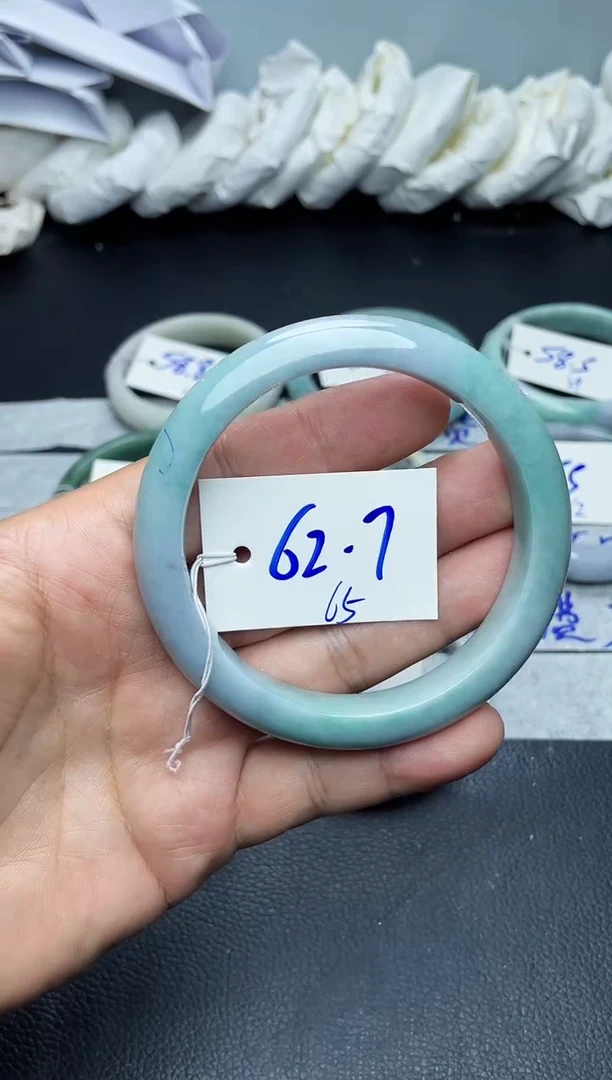 未镶嵌手镯翡翠65