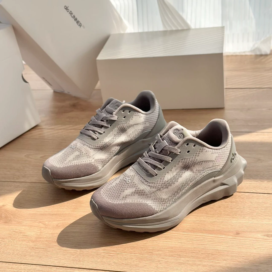 alo鞋子2025今年流行鞋子男女透气跑步鞋网面轻奢鞋子百搭休闲