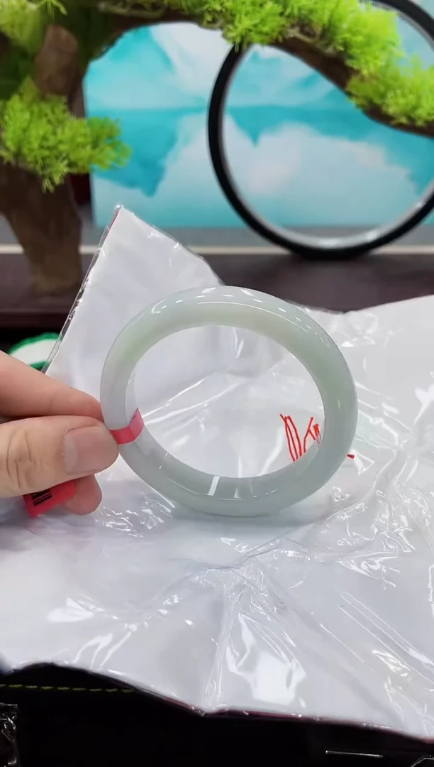 【闪购商品】翡翠手镯未镶嵌手镯