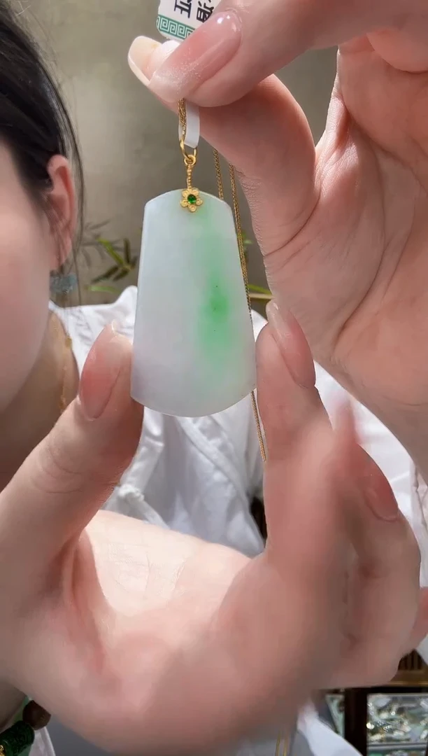 翡翠未镶嵌颈饰吊坠