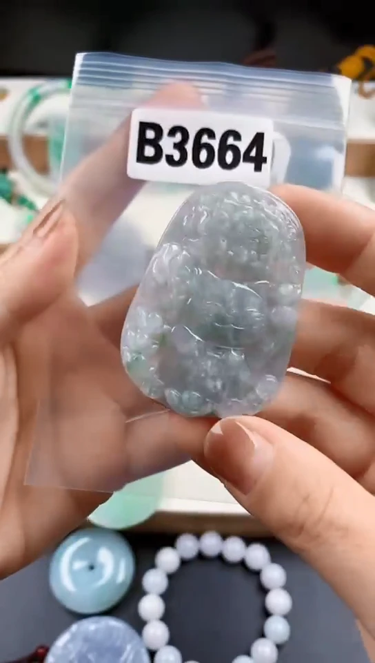 颈饰未镶嵌翡翠天然翡翠吊坠挂件
