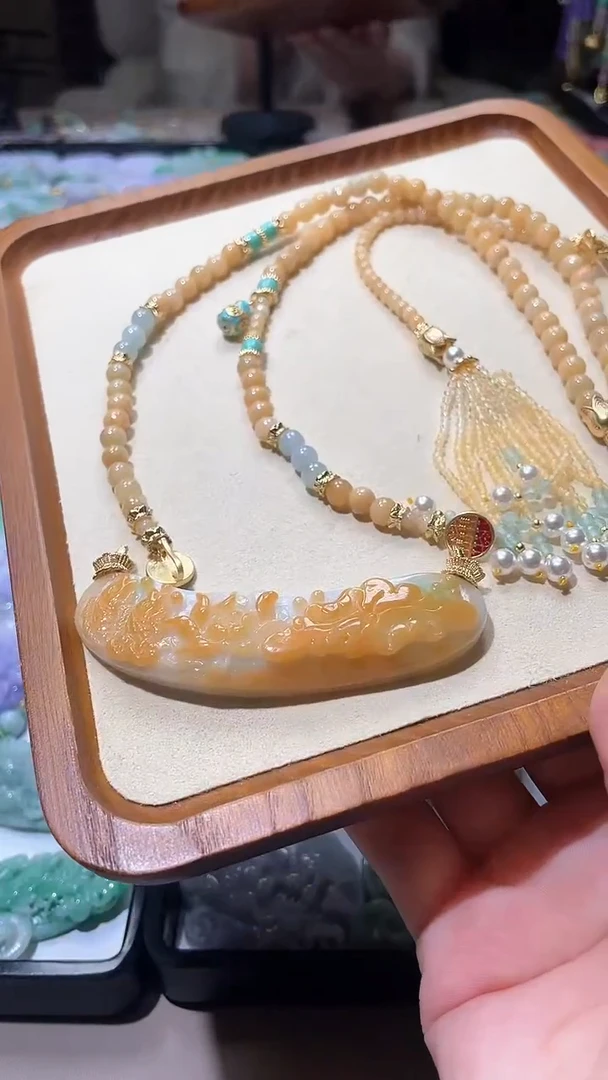 【闪购商品】翡翠颈饰未镶嵌吊坠